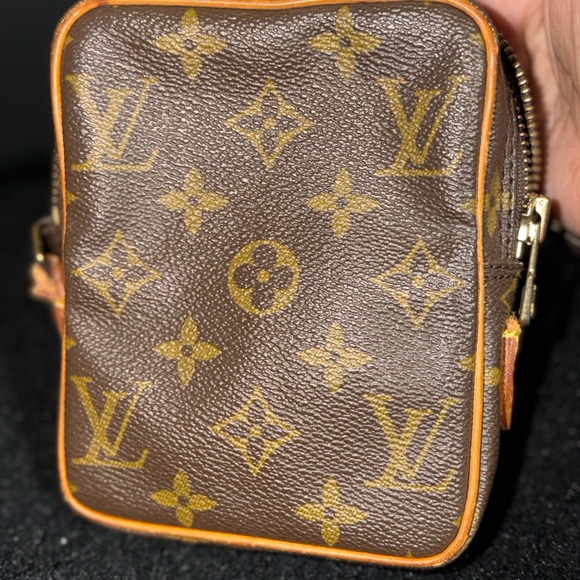 Louis Vuitton Handbags - Louis Vuitton Monogram Canvas Brown and Gold crossbody. Strap is broken